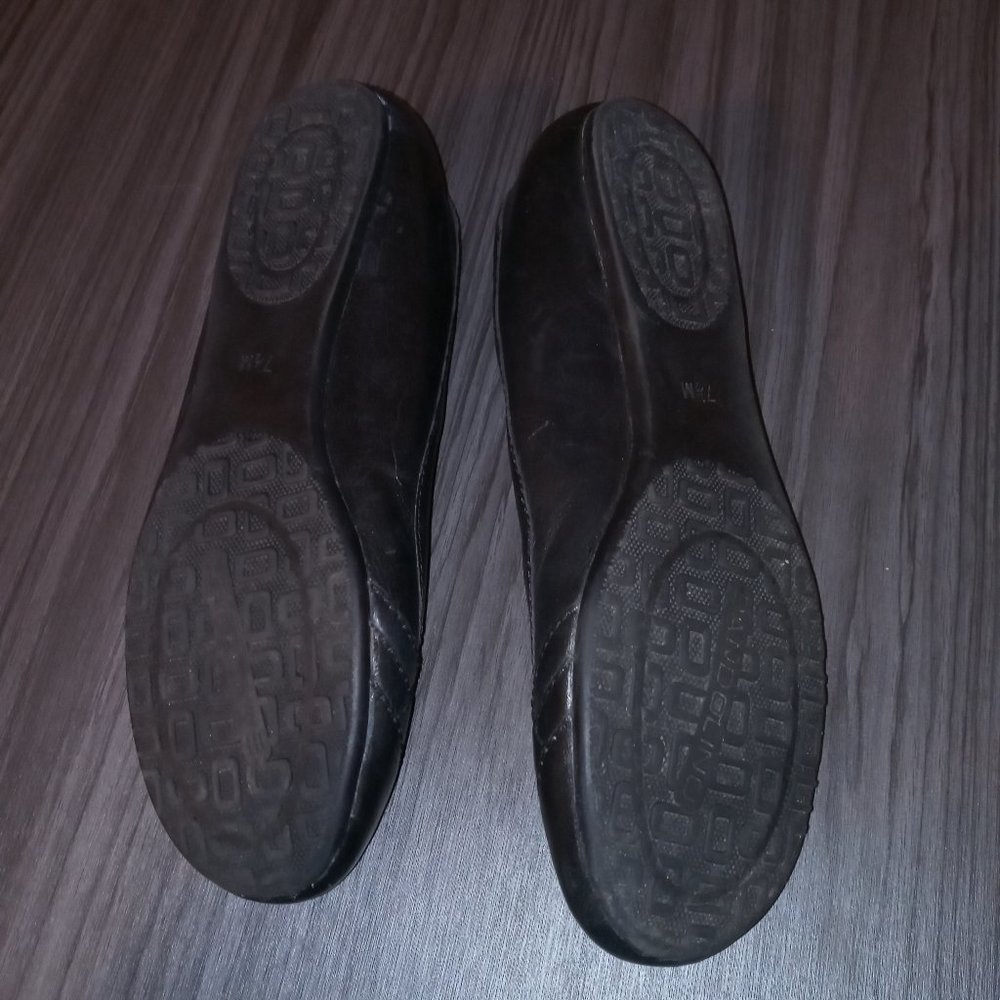 Black Flats - Picture 4 of 6